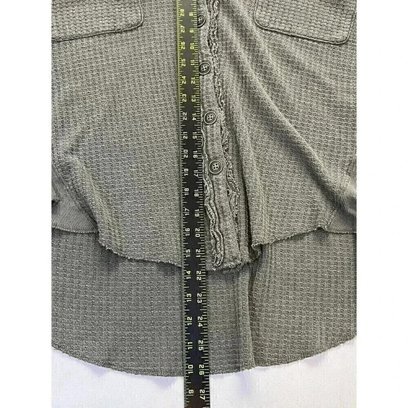 Frye and CO. Womens Long Sleeve Button Down Shirt Size L Green Waffe Thermal - Picture 11 of 11